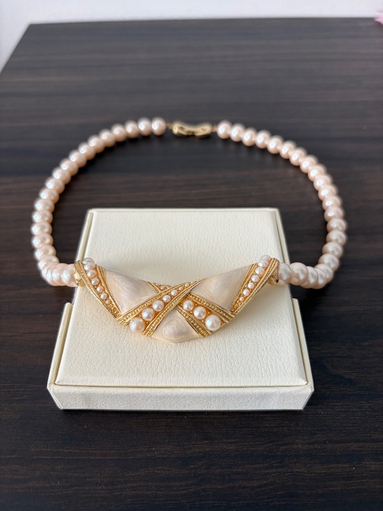 Richelieu Jewelry - Richelieu Vintage Pearl Necklace Gold‑Tone 16 Inch